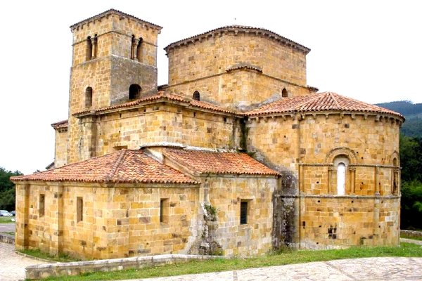 Castañeda_-_Colegiata_de_Santa_Cruz_07